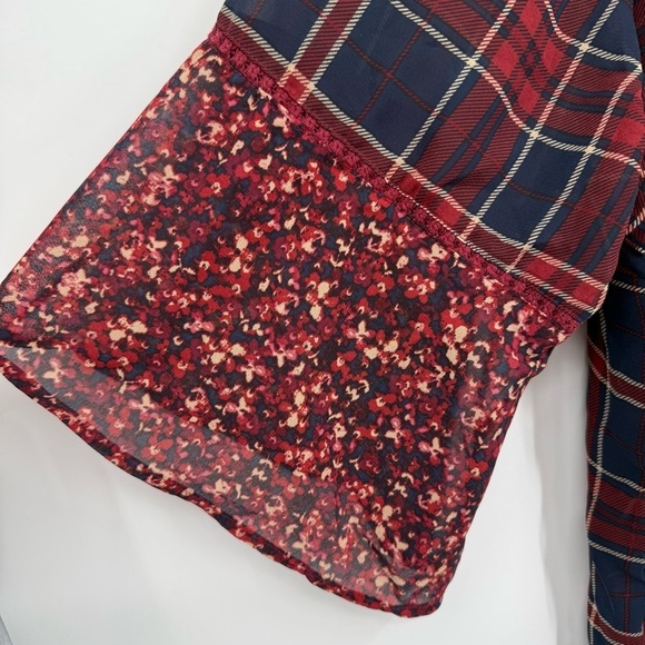 Catherines Top Women 3X Petite Red Plaid 3/4 Sleeve V-Neck Tasseled Bell Sleeves - Picture 11 of 12